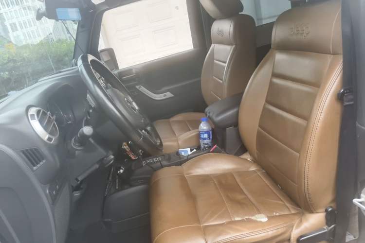 Used Jeep Wrangler 2012 3.6L Rubicon two-door model Left Front Seat