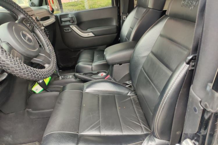 Used Jeep Wrangler 2012 3.6L Sahara two-door version Left Front Seat