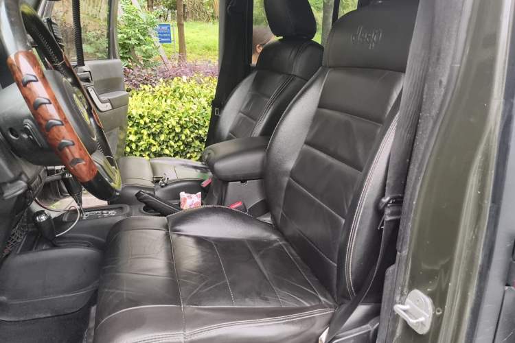 Used Jeep Wrangler 2012 3.6L Sahara Four-Door Edition Left Front Seat