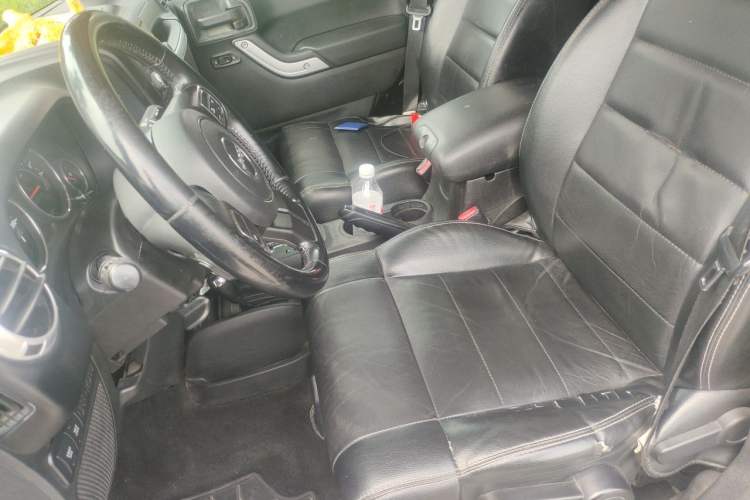 Used Jeep Wrangler 2012 3.6L Rubicon Four-Door Edition Left Front Seat