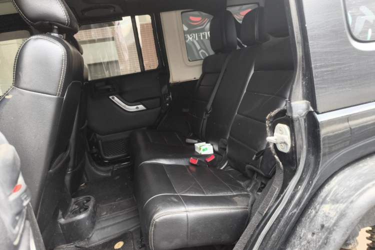 Used Jeep Wrangler 2012 3.6L Sahara Four-Door Edition Left Rear Seat