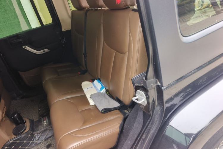 Used Jeep Wrangler 2012 3.6L Sahara Four-Door Edition Left Rear Seat