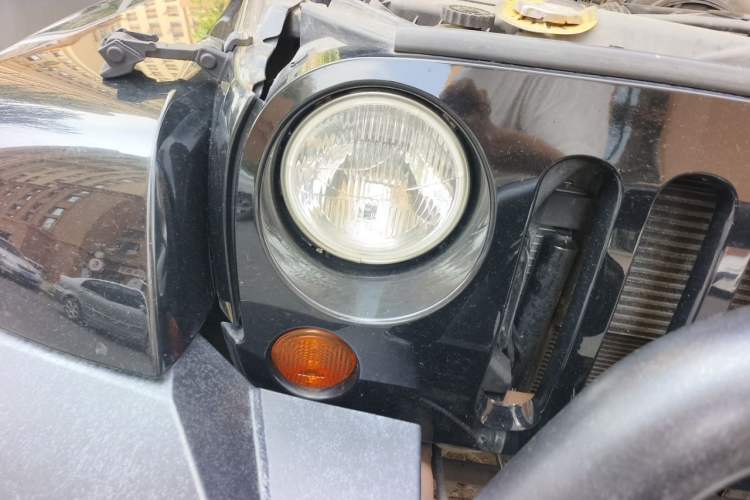 Used Jeep Wrangler  Right Front Headlight
