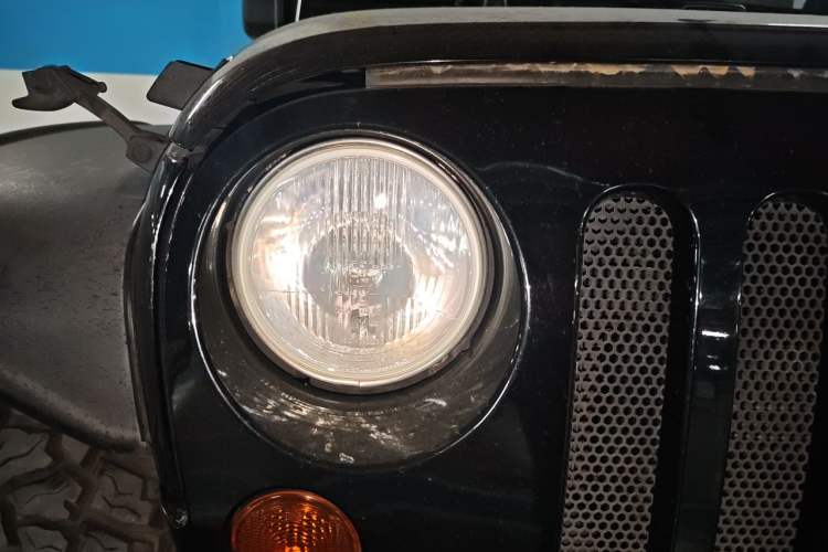 Used Jeep Wrangler 2012 3.6L Sahara Four-Door Edition Right Front Headlight