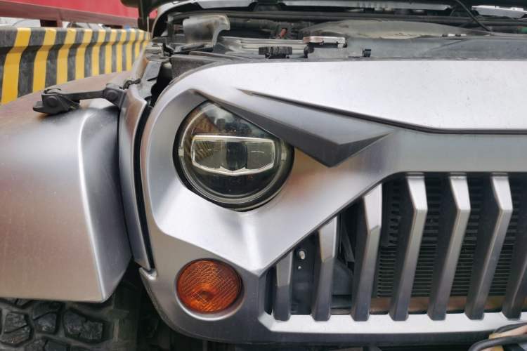 Used Jeep Wrangler 2012 3.6L Sahara Four-Door Edition Right Front Headlight