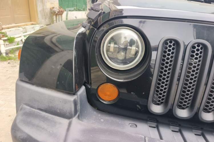 Used Jeep Wrangler 2012 3.6L Sahara Four-Door Edition Right Front Headlight