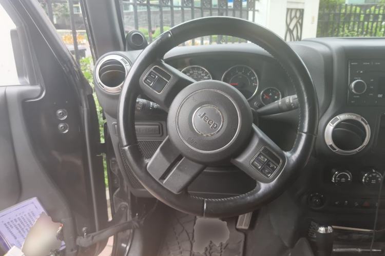 Used Jeep Wrangler 2012 3.6L Rubicon two-door model Steering Wheel