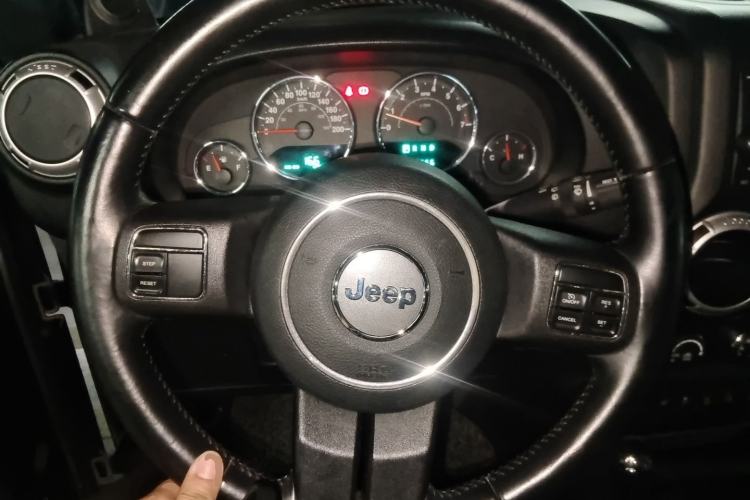 Used Jeep Wrangler 2012 3.6L Sahara two-door version Steering Wheel
