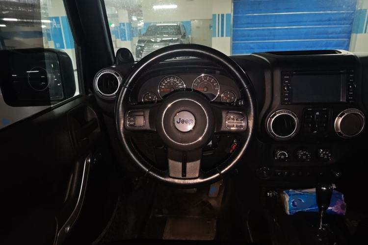Used Jeep Wrangler 2012 3.6L Sahara Four-Door Edition Steering Wheel