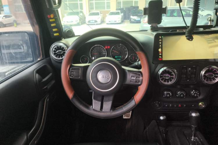 Used Jeep Wrangler 2012 3.6L Sahara Four-Door Edition Steering Wheel