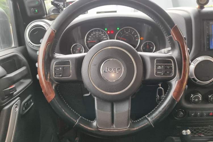 Used Jeep Wrangler 2012 3.6L Sahara Four-Door Edition Steering Wheel