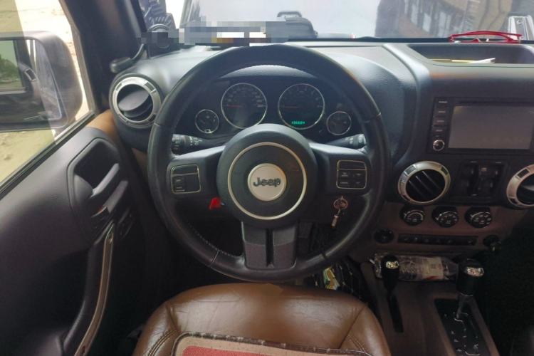 Used Jeep Wrangler 2012 3.6L Sahara Four-Door Edition Steering Wheel