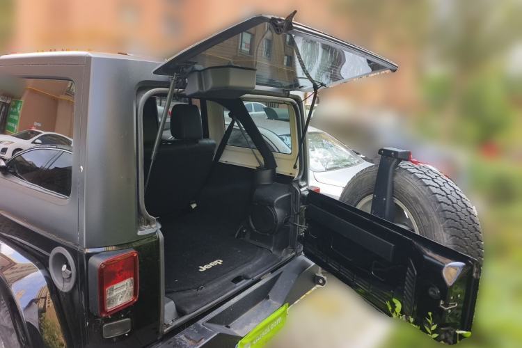 Used Jeep Wrangler  Trunk
