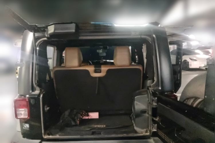 Used Jeep Wrangler 2012 3.6L Sahara two-door version Trunk