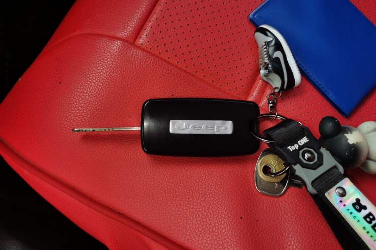 Used Jeep Wrangler 2012 3.6L Sahara Four-Door Edition Vehicle Key