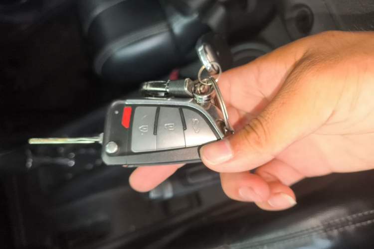 Used Jeep Wrangler 2012 3.6L Sahara Four-Door Edition Vehicle Key