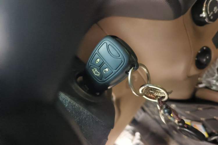 Used Jeep Wrangler 2012 3.6L Sahara Four-Door Edition Vehicle Key