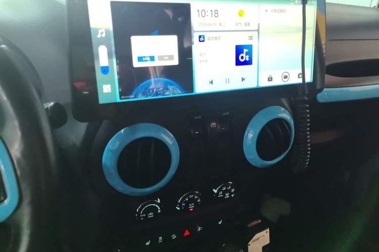 Used Jeep Wrangler 2012 3.6L Sahara Polar Edition Audio And AC Panel