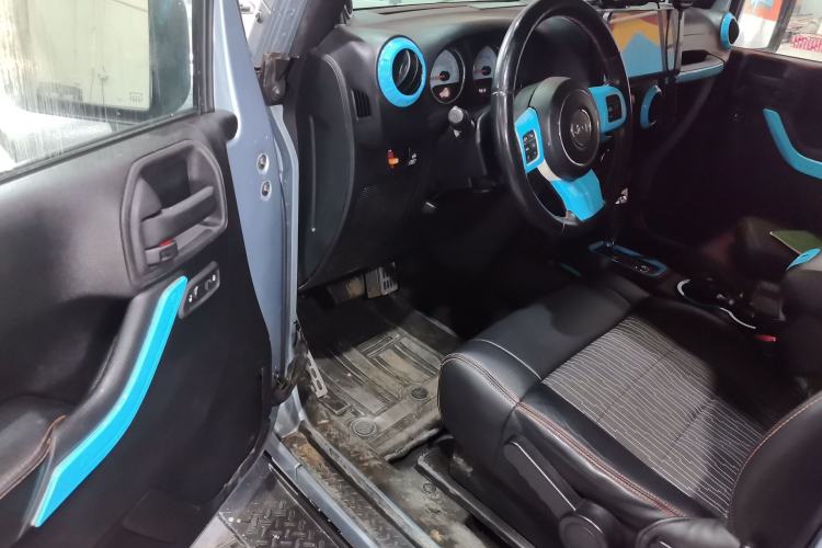 Used Jeep Wrangler 2012 3.6L Sahara Polar Edition Driver Seat