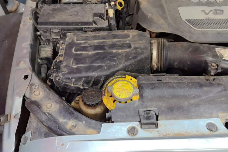 Used Jeep Wrangler 2012 3.6L Sahara Polar Edition Engine Bay Right