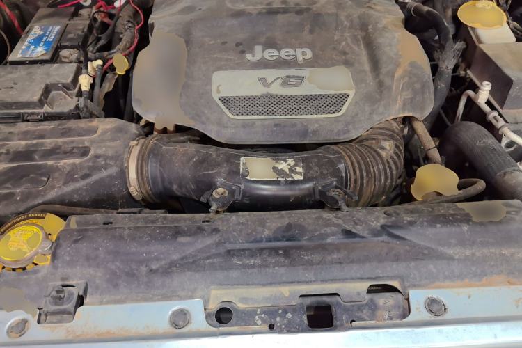 Used Jeep Wrangler 2012 3.6L Sahara Polar Edition Engine Bay