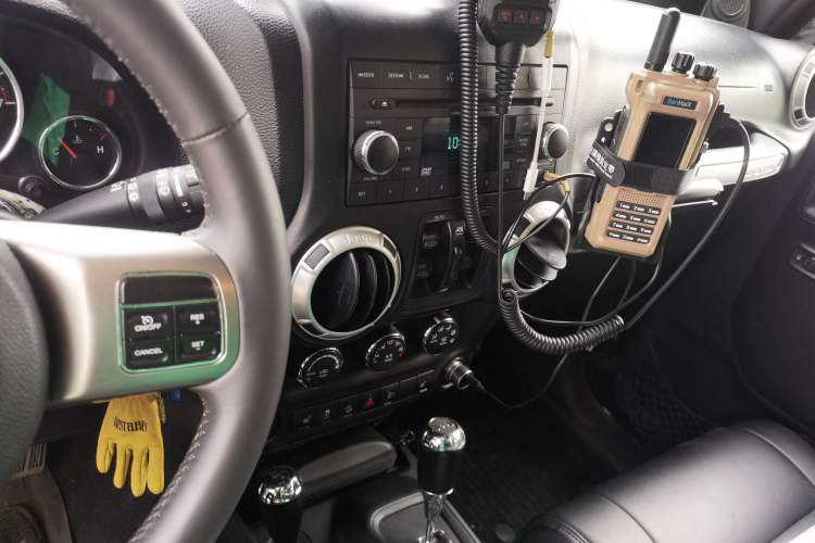 Used Jeep Wrangler 2012 3.6L Sahara Four-Door Edition Audio And AC Panel