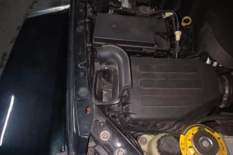 Used Jeep Wrangler 2012 3.6L Sahara Four-Door Edition Engine Bay Right
