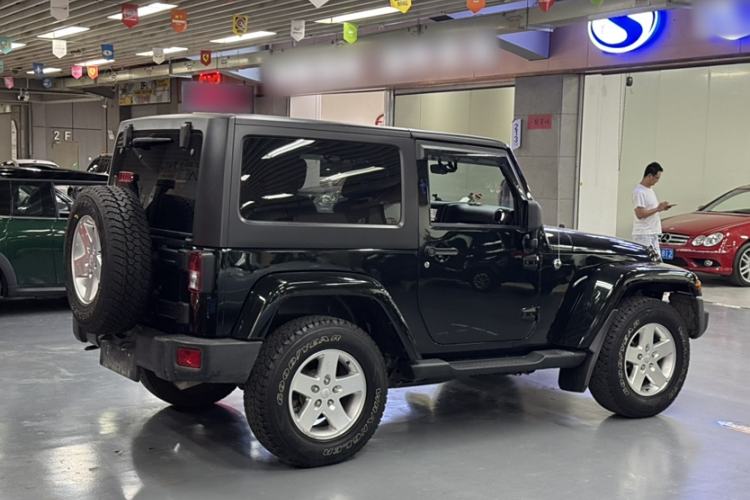 Used Jeep Wrangler 2012 3.6L Sahara two-door version Exterior 1