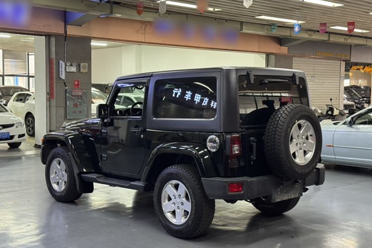 Used Jeep Wrangler 2012 3.6L Sahara two-door version Exterior 8