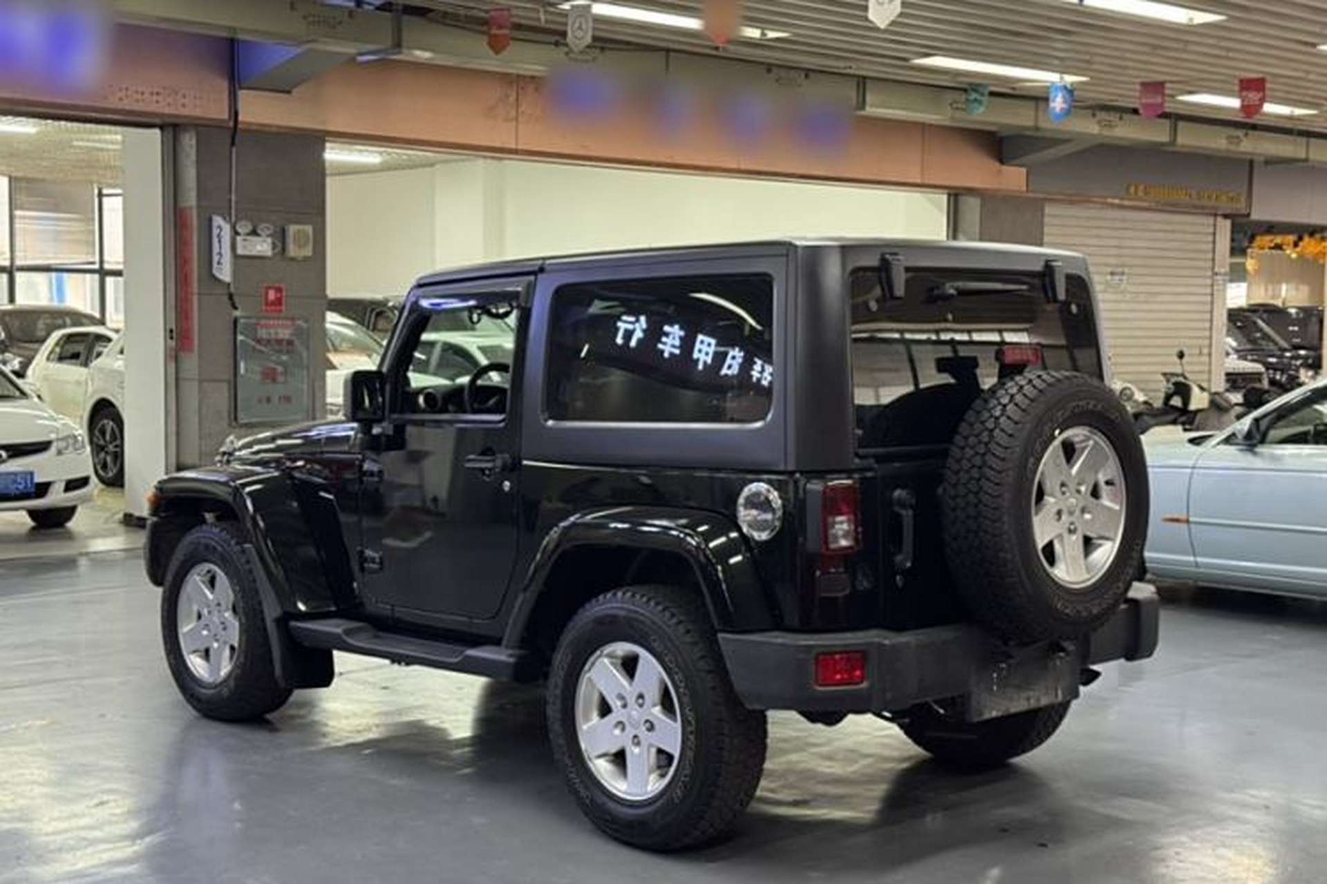 Used Jeep Wrangler 2012 3.6L Sahara two-door version Exterior 8