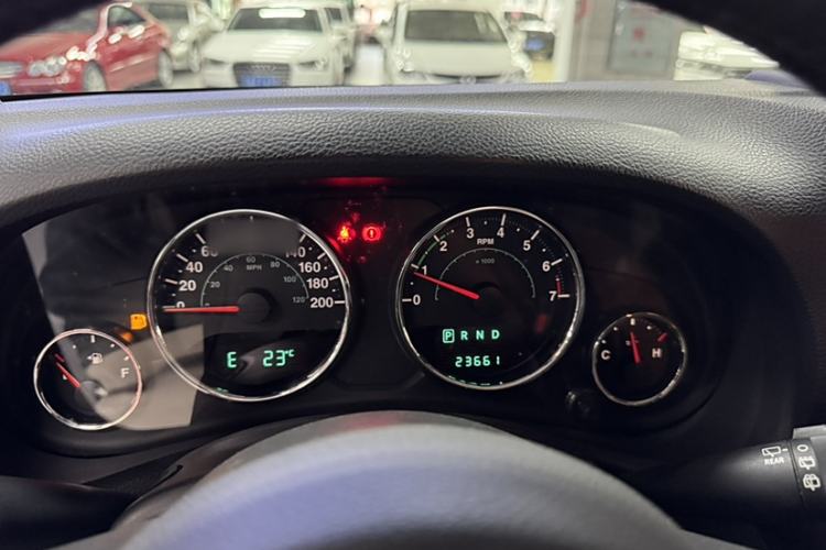 Used Jeep Wrangler 2012 3.6L Sahara two-door version Instrument Cluster