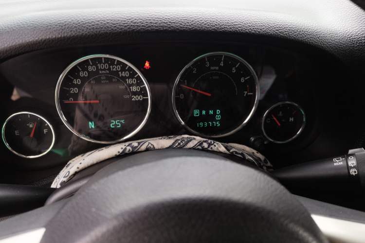 Used Jeep Wrangler 2012 3.6L Sahara Four-Door Edition Instrument Cluster