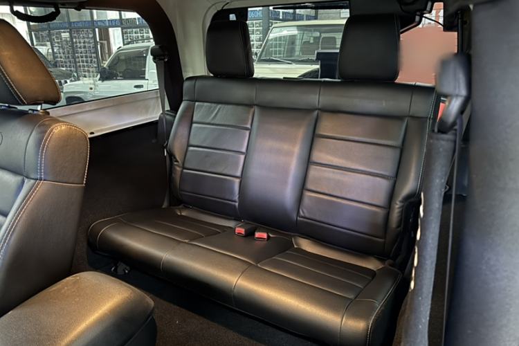 Used Jeep Wrangler 2012 3.6L Sahara two-door version Interior 3