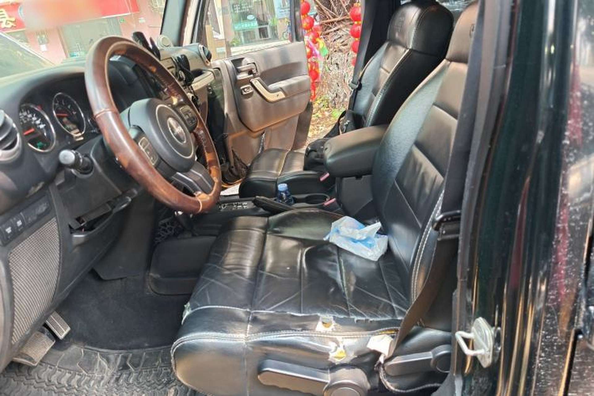 Used Jeep Wrangler 2012 3.6L Rubicon Four-Door Edition Left Front Seat