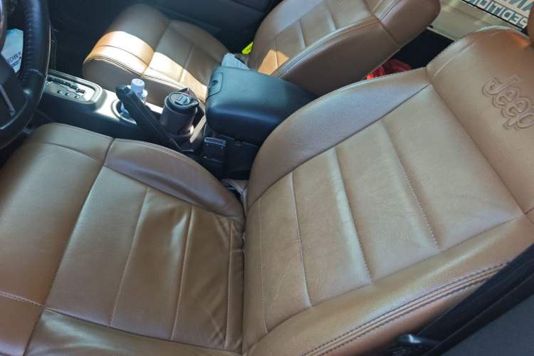 Used Jeep Wrangler 2012 3.6L Sahara two-door version Left Front Seat
