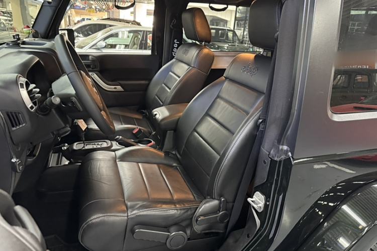 Used Jeep Wrangler 2012 3.6L Sahara two-door version Left Front Seat