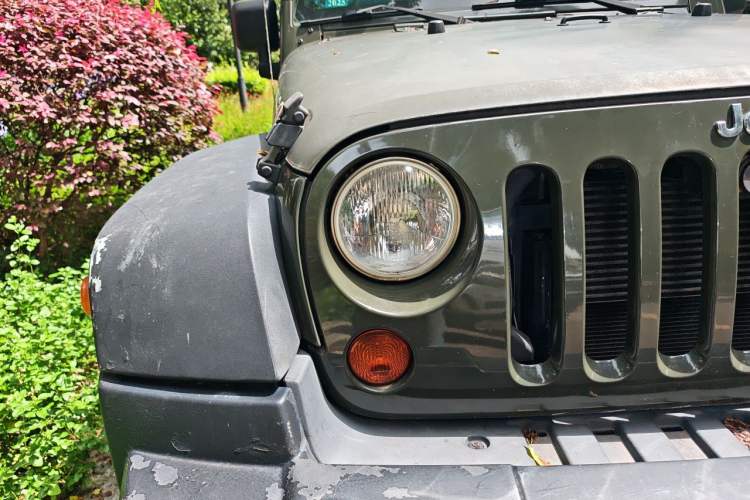Used Jeep Wrangler 2012 3.6L Rubicon two-door model Right Front Headlight