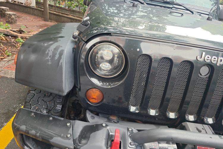 Used Jeep Wrangler 2012 3.6L Rubicon Four-Door Edition Right Front Headlight
