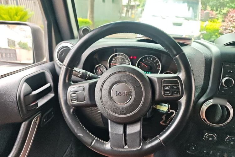 Used Jeep Wrangler 2012 3.6L Rubicon two-door model Steering Wheel