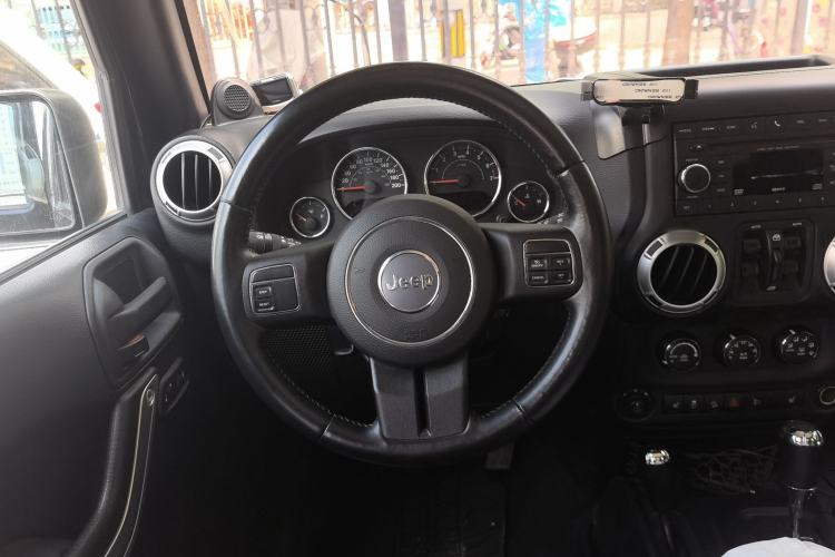 Used Jeep Wrangler 2012 3.6L Sahara Four-Door Edition Steering Wheel