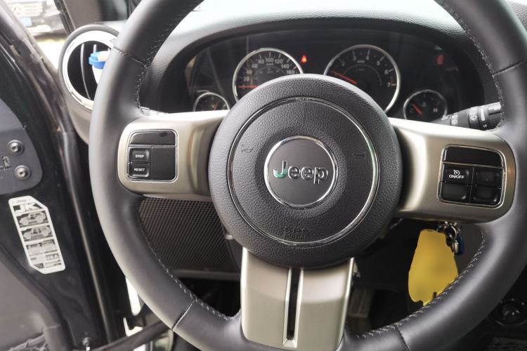 Used Jeep Wrangler 2012 3.6L Sahara Four-Door Edition Steering Wheel
