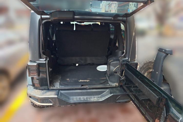 Used Jeep Wrangler 2012 3.6L Rubicon Four-Door Edition Trunk