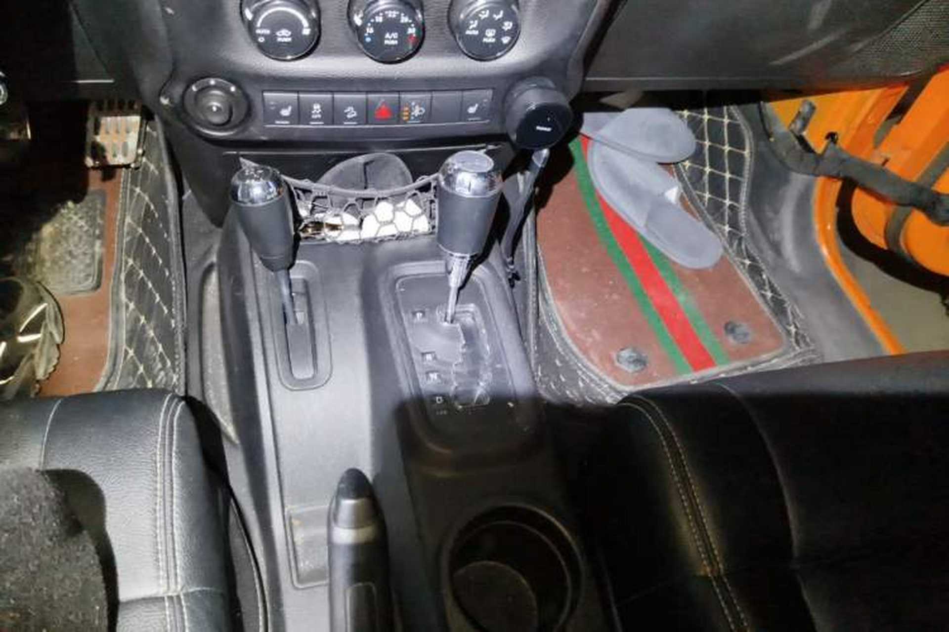 Used Jeep Wrangler 2012 3.6L Sahara two-door version Gear Lever