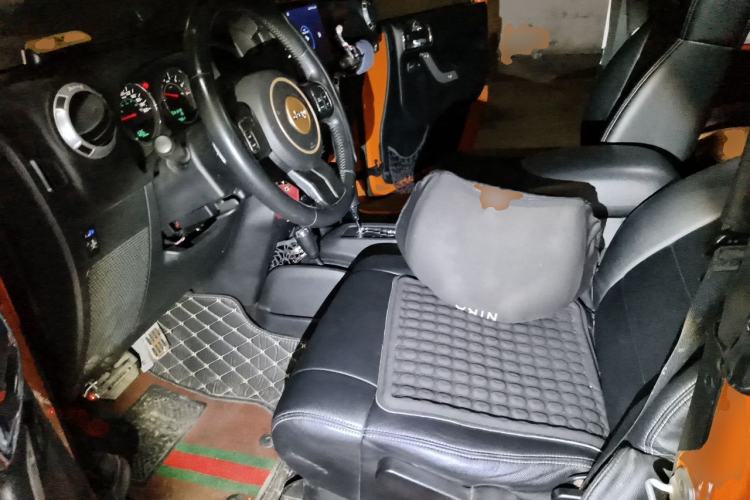 Used Jeep Wrangler 2012 3.6L Sahara two-door version Left Front Seat