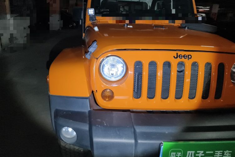 Used Jeep Wrangler 2012 3.6L Sahara two-door version Right Front Headlight