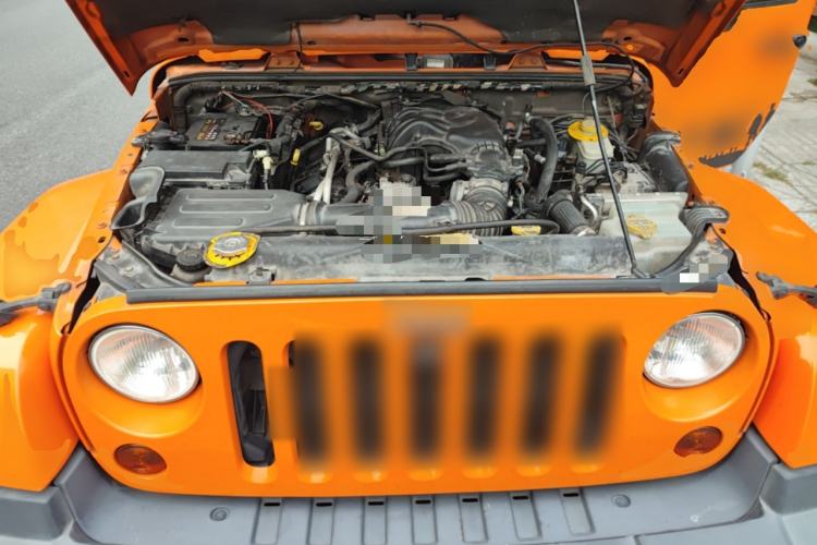 Used Jeep Wrangler 2012 3.6L Sahara Four-Door Edition Engine Bay