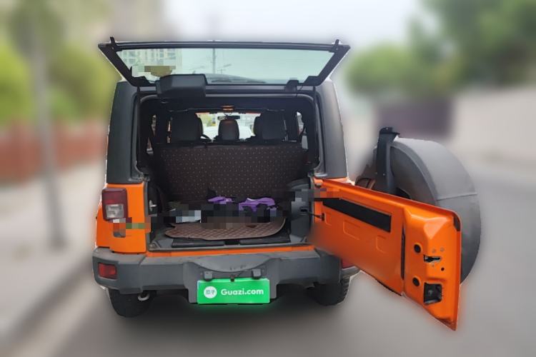 Used Jeep Wrangler 2012 3.6L Sahara Four-Door Edition Trunk