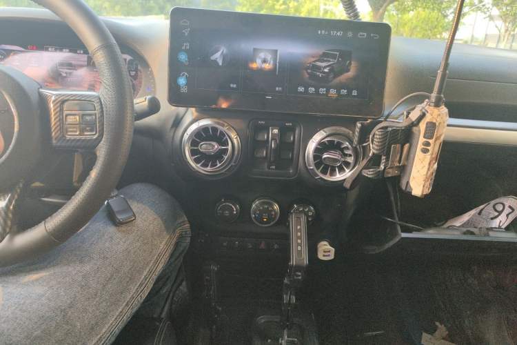 Used Jeep Wrangler 2012 3.6L Rubicon Four-Door Edition Audio And AC Panel
