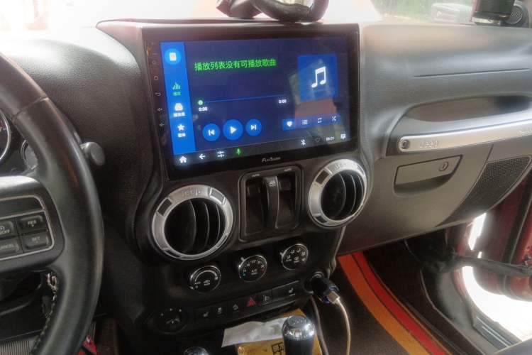 Used Jeep Wrangler 2012 3.6L Rubicon two-door model Audio And AC Panel