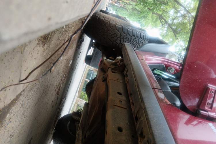 Used Jeep Wrangler 2012 3.6L Rubicon two-door model Chassis Front Right